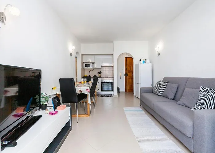 A61 - Largo Do Moinho In ラゴス