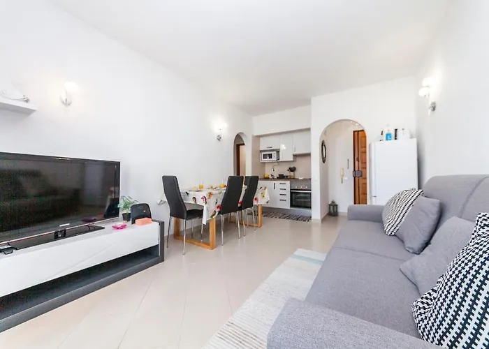 A61 - Largo Do Moinho In * ラゴス