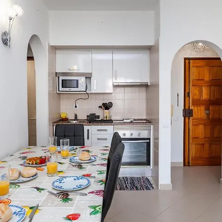 A61 - Largo Do Moinho In Apartment Lagos